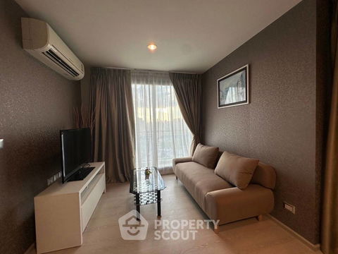1-BR Condo at Rhythm Sukhumvit 42 near BTS Ekkamai (ID 1973989)