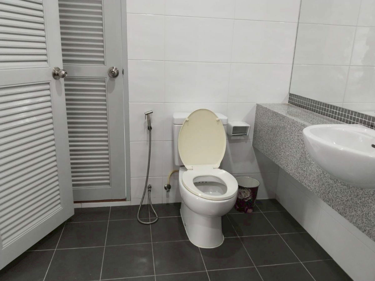 รูป บ้านแฝด รามคำแหง ร่มเกล้า สภาพดี หมู่บ้านนลิลวิลล์ เคหะร่มเกล้า นัดชมบ้านได้ทุกวัน 085-318-6868 - รูปที่ 13/14