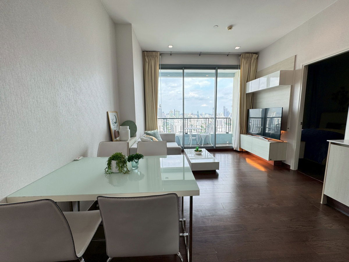 รูป Q Asoke Rare Unit 2 Bedrooms | 2 Bathroom | Fully Furnished Prime location next to MRT Phetchaburi - รูปที่ 2/11