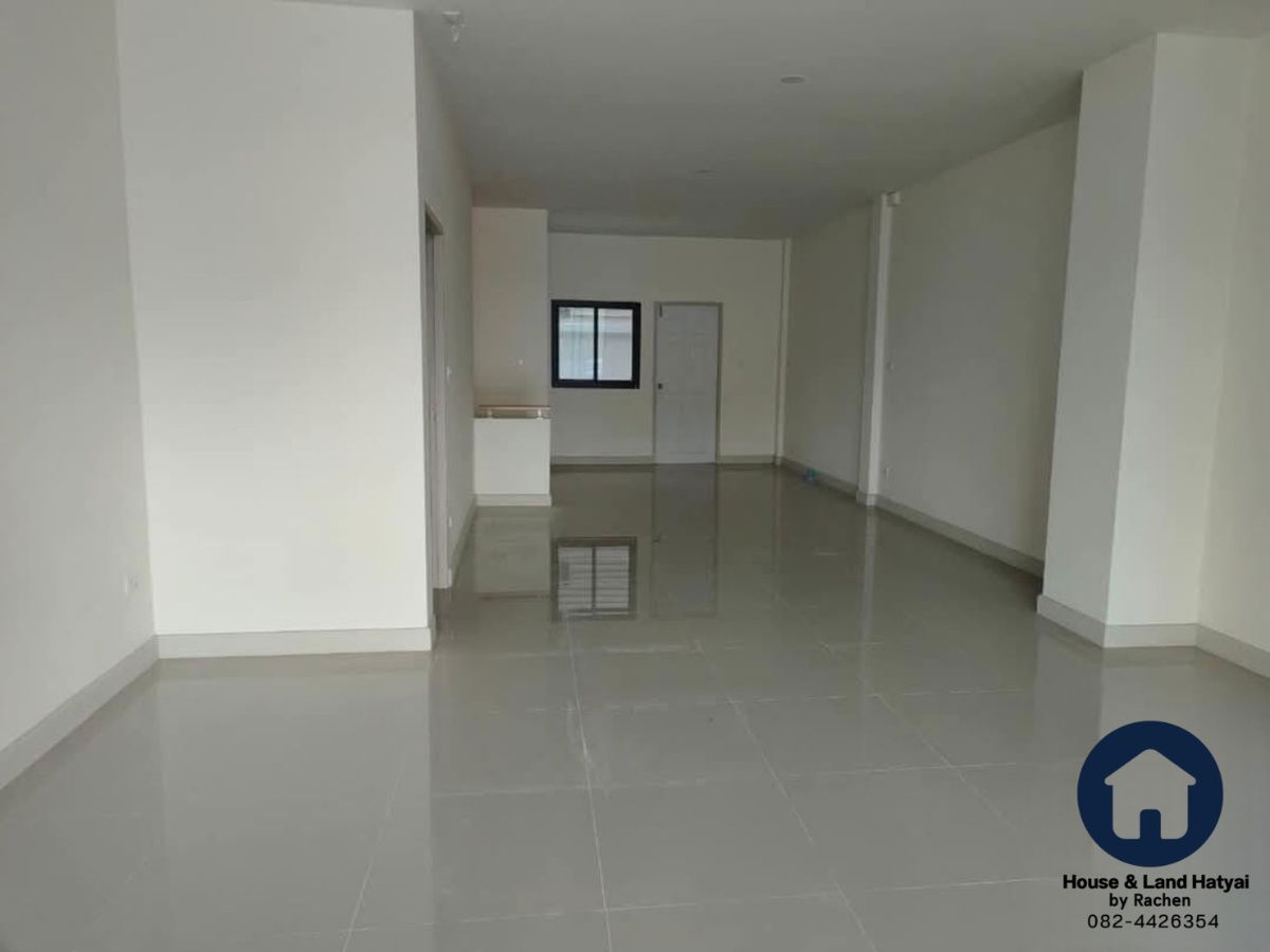 picture For rent! New 2-story townhouse in Ezio Village, Kuan Lang, Hat Yai. 2 large bedrooms, 3 bathrooms, area 168 sq m. Rent 9,000 baht/month. - 5/18