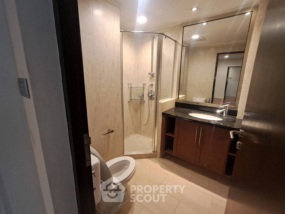 picture 2-BR Condo at Baan Siri Ruedee Condominium near BTS Phloen Chit (ID 2423244) - 7/14