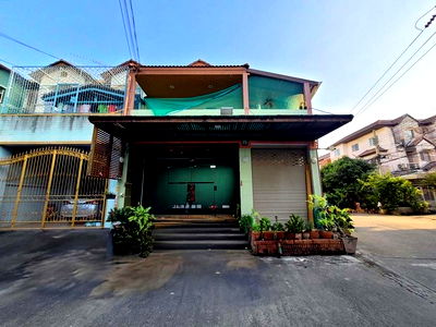Townhouses for sale Suwannaphum International Airport : FOR SALE  TOWNHOUSE PROPERTY  5000000 BAHT.