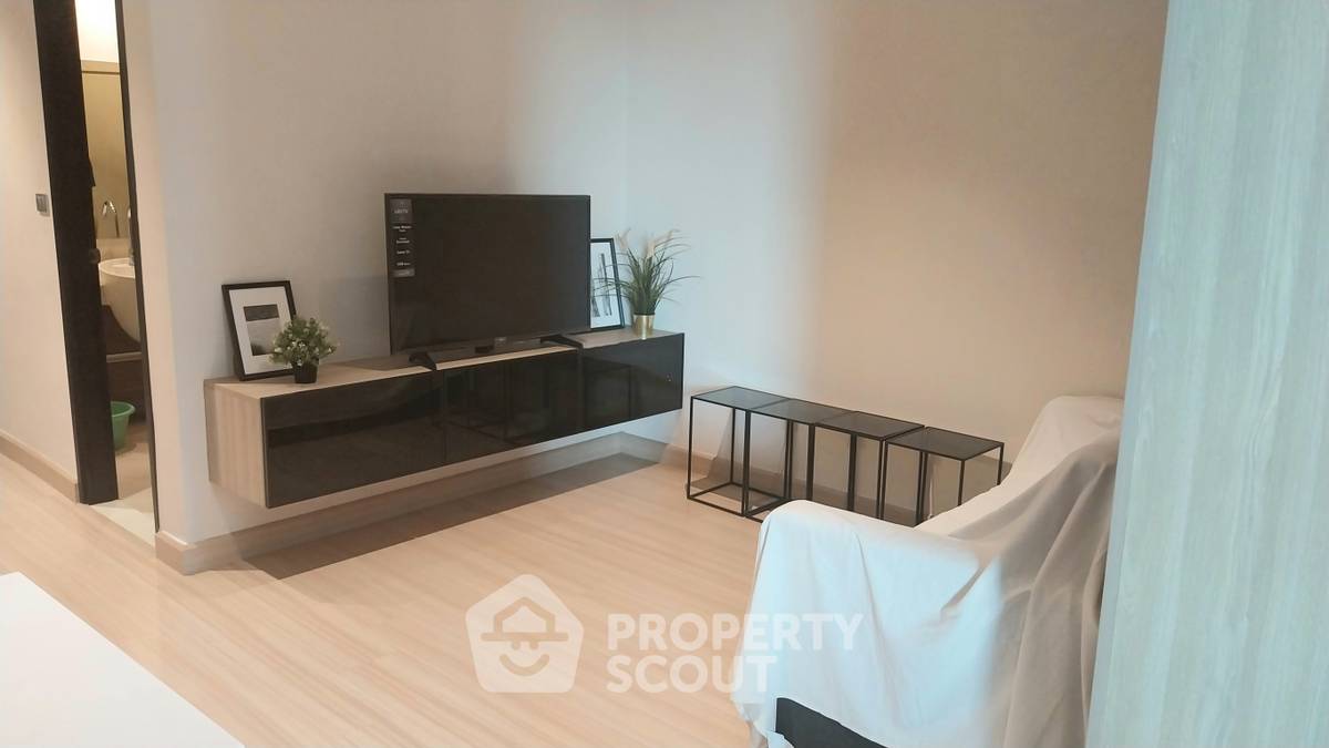 picture 1-BR Condo at Sky Walk Residences near BTS Phra Khanong (ID 2066361) - 1/5