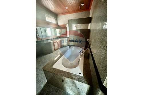 รูป [920081021-55] OakMeadow,BCIS,HeadStart,Naiharn Beach,Great Location - รูปที่ 22/28