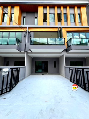 เช่าทาวน์โฮม ถนนลาดกระบัง : 🏡✨ ให้เช่า! Smart Townhome หลังใหญ่ โครงการ EIGEN พระราม 9 – อ่อนนุช 3 ห้องนอน 4 ห้องน้ำ บ้านใหม่ ดีไซน์โมเดิร์น