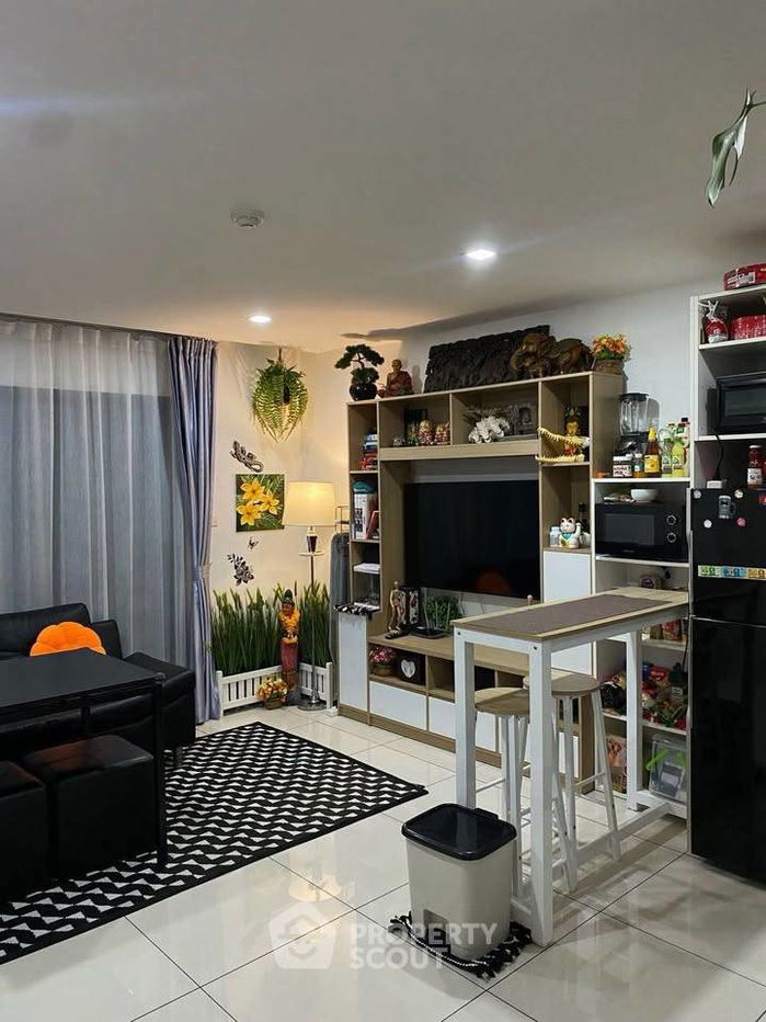 picture 2-BR Condo at Siam Oriental Plaza close to Phratamnak (ID 2428566) - 7/19