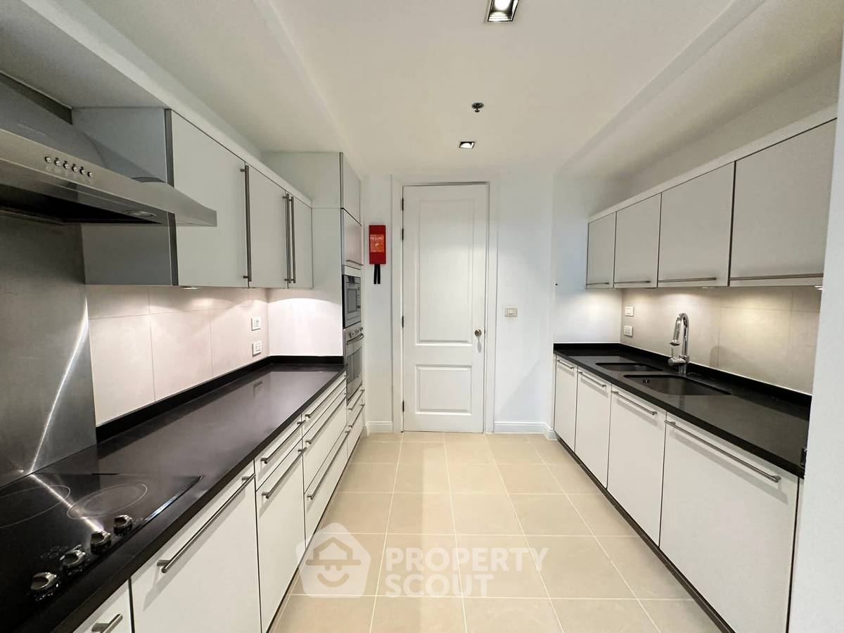 picture 3-BR Condo at Athenee Residence near BTS Phloen Chit (ID 2428721) - 8/19