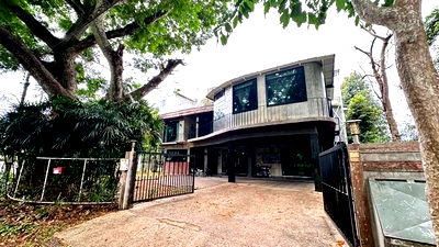 Land for sale : Land for sale, 5 rai with 3 houses, owner selling, Kalasin