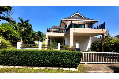 Houses for sale Pran Buri Prachaubkirikhan : [920011003-100] Charming 3-BR Home with Pool in Hua Hin for Sale!