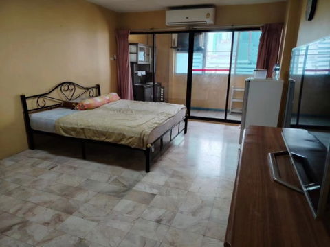 For rent Sriwara Mansion 1, 12th floor.