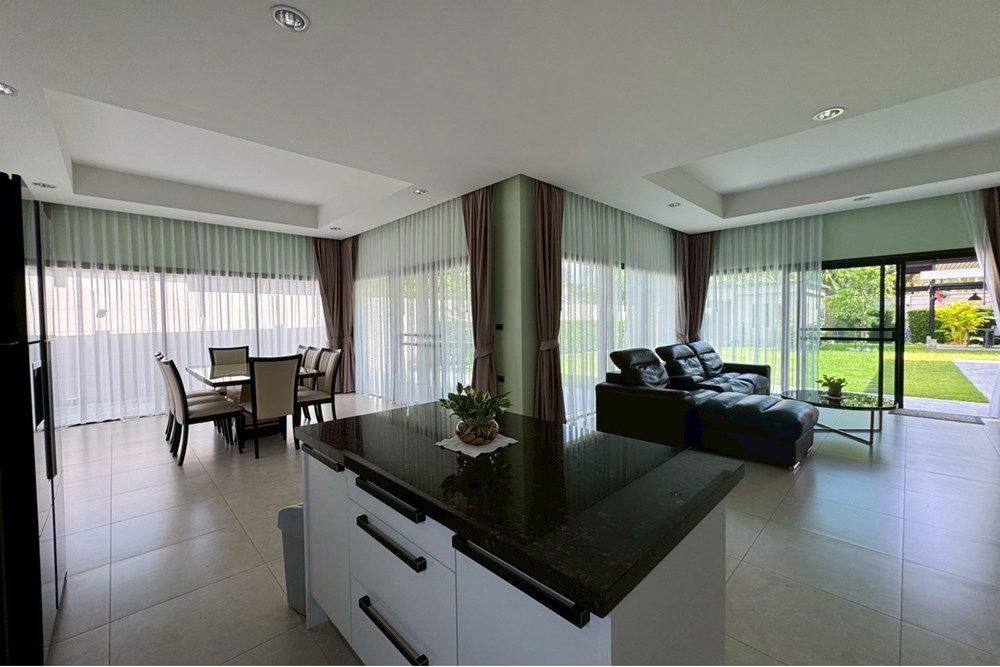 รูป [920611001-410] วิลล่าสุดหรูในพัทยา: สงบ ใกล้สนามบินอู่ตะเภา - รูปที่ 10/25