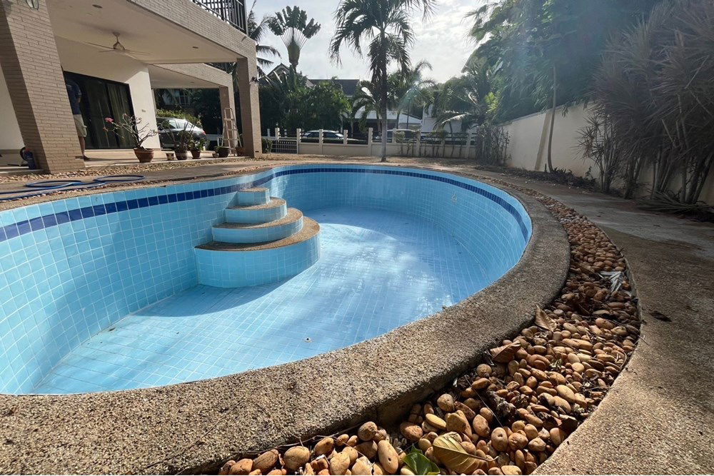 picture [920011003-100] Charming 3-BR Home with Pool in Hua Hin for Sale! - 98/119