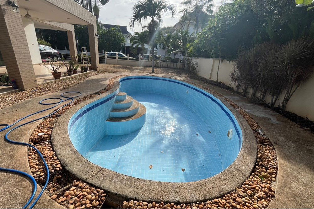 picture [920011003-100] Charming 3-BR Home with Pool in Hua Hin for Sale! - 99/119