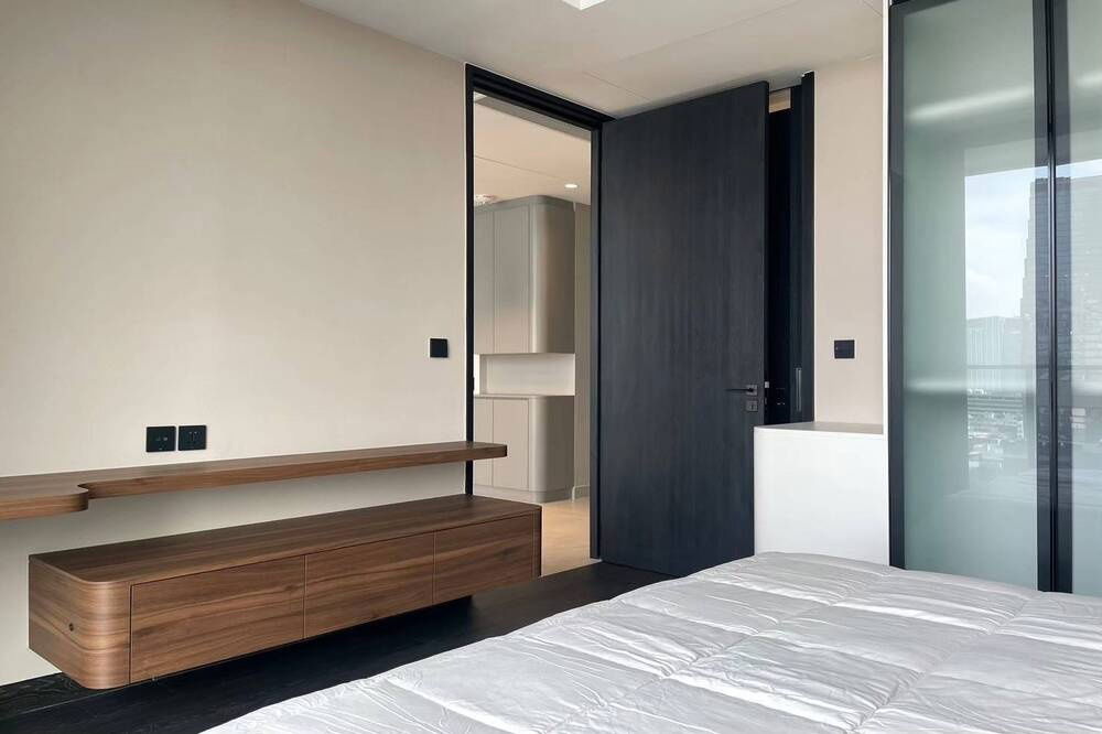 picture Sale with tenant ! Pet friendly ! North Facing, high floor 15+, Modern classic style! Code C20230104613..Tait Sathorn 12, 1 bed, 1 bath, Special Deal! - 8/10