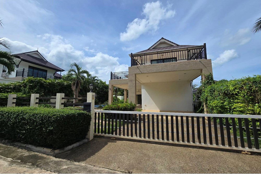 picture [920011003-100] Charming 3-BR Home with Pool in Hua Hin for Sale! - 86/119
