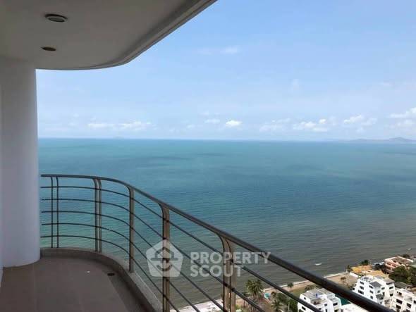 picture 2-BR Condo at La Royale Beach Condo close to Pattaya (ID 2427902) - 1/12