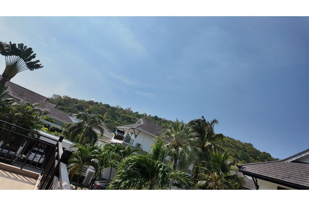 picture [920011003-100] Charming 3-BR Home with Pool in Hua Hin for Sale! - 48/119