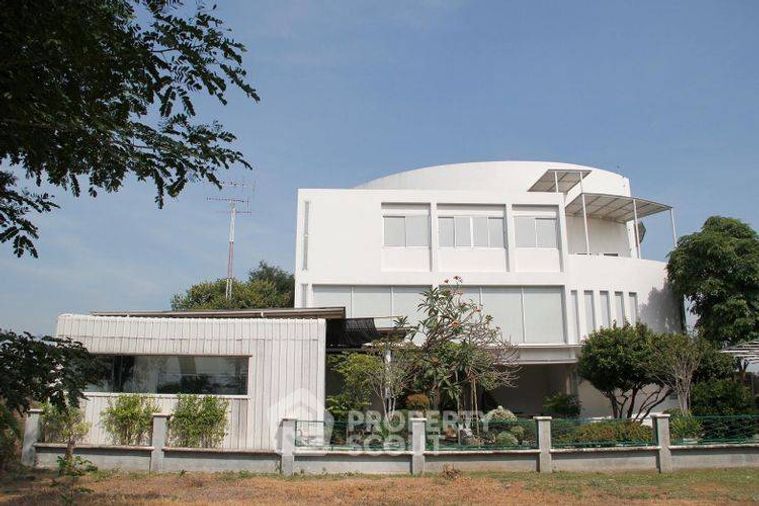 ขายบ้านเดี่ยว 4 ห้องนอน 1592 ตร.ม. 400 ตร.ว. เขตหนองจอก