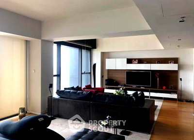 Condos for rent Charn Issara Tower : 4-BR Duplex at The Met Sathorn near BTS Chong Nonsi (ID 1519045)