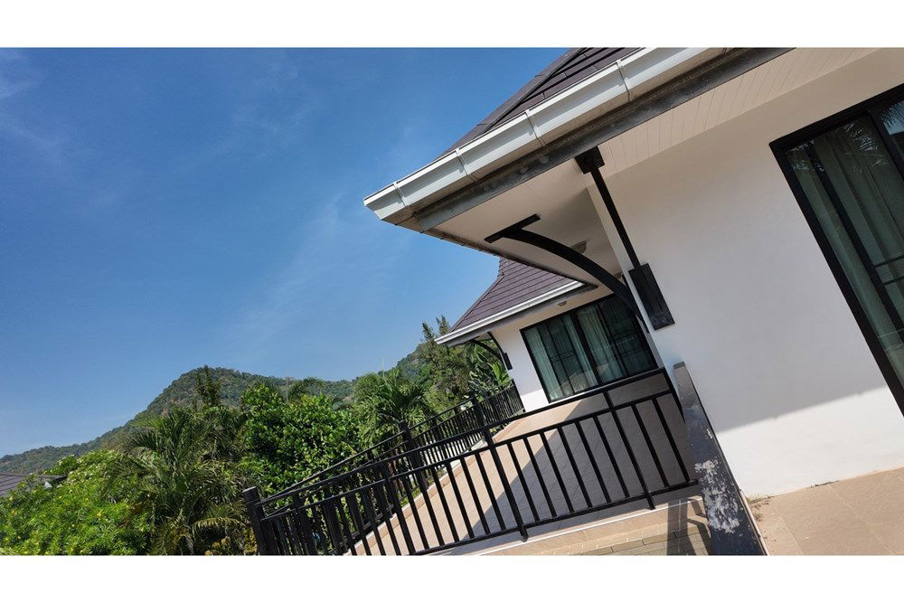 picture [920011003-100] Charming 3-BR Home with Pool in Hua Hin for Sale! - 23/119