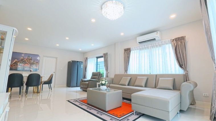 ให้เช่าบ้านเดี่ยว 4 ห้องนอน 210 ตร.ม. 61.8 ตร.ว. เซนโทร วิภาวดี