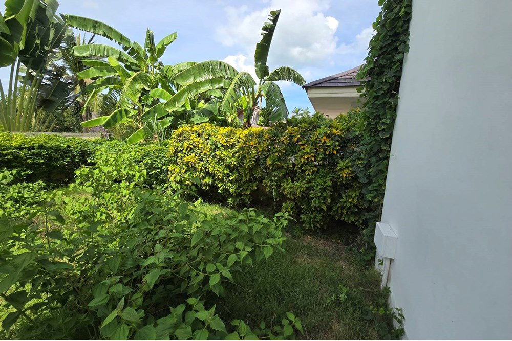 picture [920011003-100] Charming 3-BR Home with Pool in Hua Hin for Sale! - 70/119