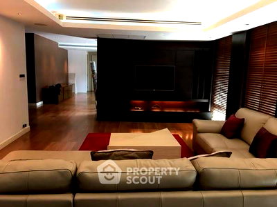 Condos for rent : 4-BR Condo at Wattana Suite Condominium near BTS Nana (ID 2349462)