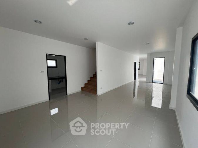 3-bed house for sale, 210 sqm, 66.2 sq wah, Thawi Watthana