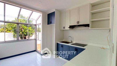 Houses for sale Rom Klao Road : 3-BR House in Saen Saep (ID 2427545)