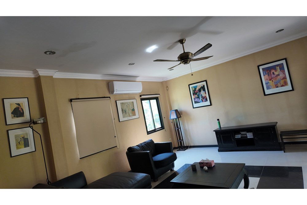 picture [920011003-100] Charming 3-BR Home with Pool in Hua Hin for Sale! - 8/119