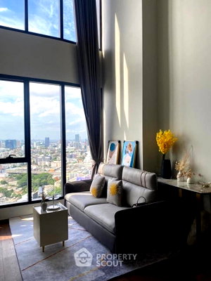 Condos for rent BTS Phaya Thai : 2-BR Condo at Ideo Q Victory near BTS Victory Monument (ID 2073870)