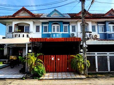 Townhouses for sale Nawamintrachinuthit Benjamarachalai School : FOR SALE  TOWNHOUSE PROPERTY  1980000 BAHT.