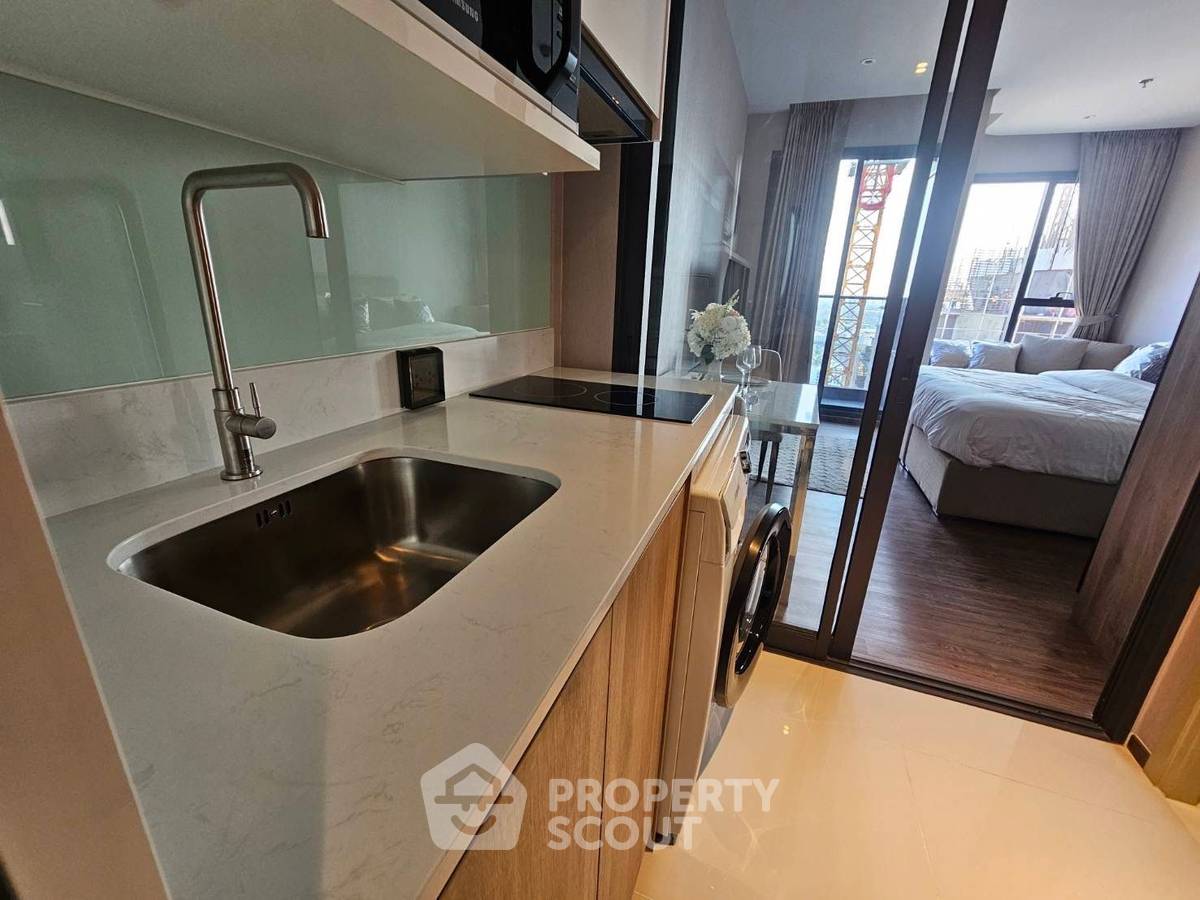 picture Studio Condo at Once Pattaya close to Pattaya North (ID 1995775) - 7/11