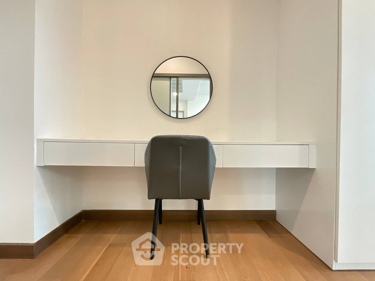 picture 3-BR Condo at Supalai Oriental Sukhumvit 39 near MRT Phetchaburi (ID 1711027) - 11/20