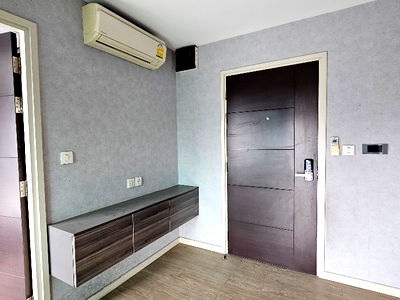 Condos for sale BTS Bearing : A luxurious French-style condominium, Villa Lasalle Sukhumvit 105, for sale. Ideal location, just 1 km