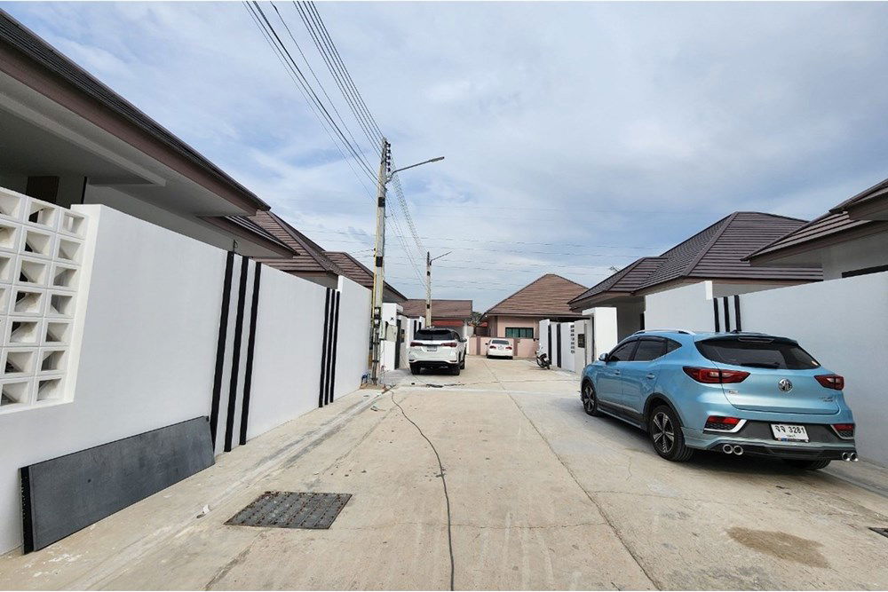 picture [920611001-300] Tranquil Luxury: Huay Yai Home with Pool - 80/80