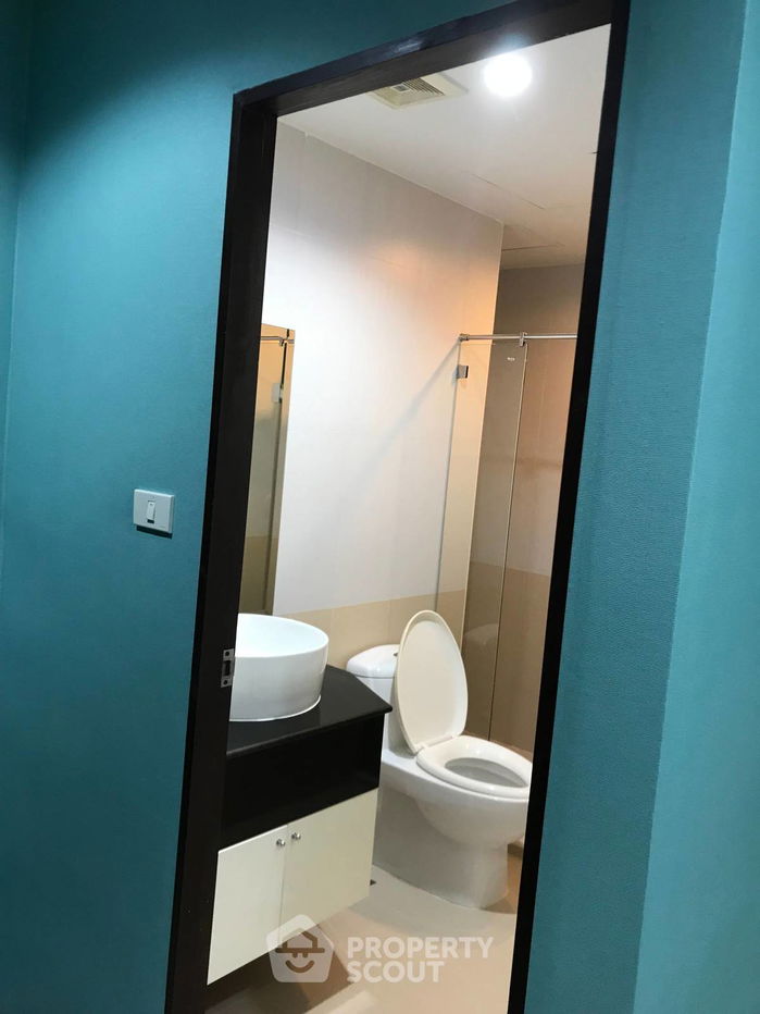 picture 2-BR Condo at Sukhumvit Living Town near MRT Phetchaburi (ID 1858451) - 7/16