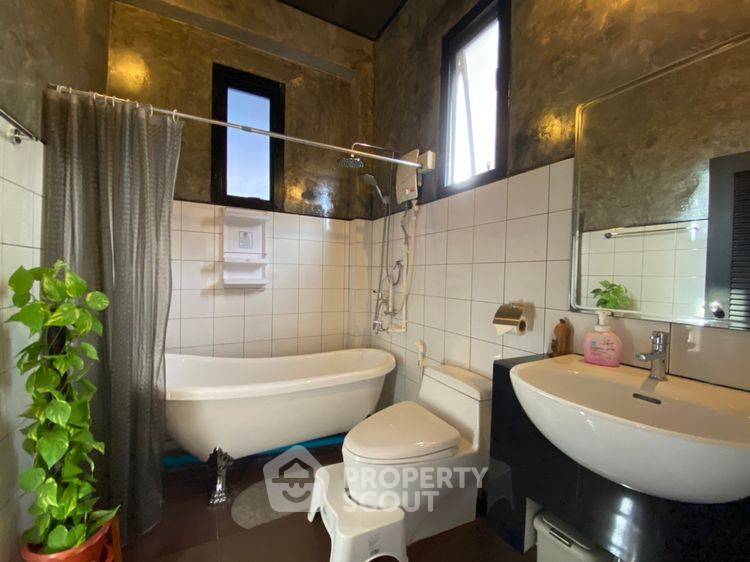 picture 3-BR House close to Chiang Mai International Airport (ID 2426161) - 6/20