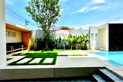 Houses for sale Phuket : [920081021-120] Rawai Pool Villa,Naiharn,Retirement,Investment