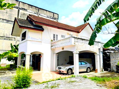 บ้านเดี่ยว ถนนปัญญาอินทรา : บ้าน 4-ห้องนอน ใน บางชัน (ID 2426007)