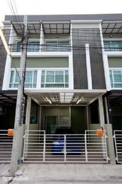 รูป เตรียมอุดมศึกษาน้อมเกล้า MRT สัมมากร 1 กม. ให้เช่าทาวน์โฮม 3 ชั้น พร้อมเฟอร์ฯ 204 ตร.ม.17 ตร.วา. 3 นอน 3 น้ำ ซ.รามคำแหง 140-146 - รูปที่ 1/8