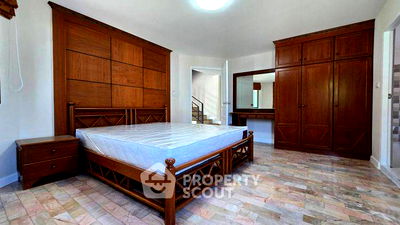 Houses for sale ChiangMai Provincial Court : 5-BR Villa in San Phisuea (ID 2427602)