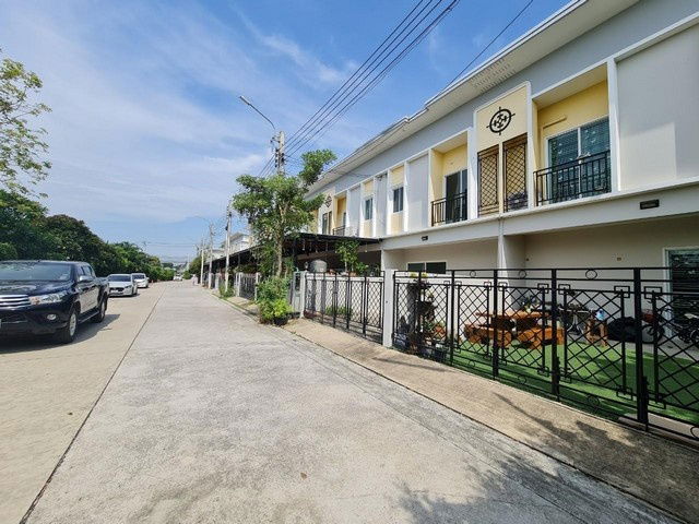picture FOR SALE TOWNHOUSE PROPERTY 2500000 BAHT. - 3/8