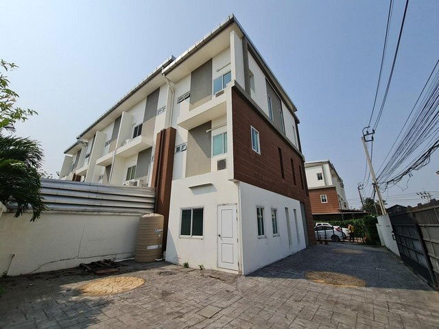 picture FOR SALE TOWNHOUSE PROPERTY 11000000 BAHT. - 4/8