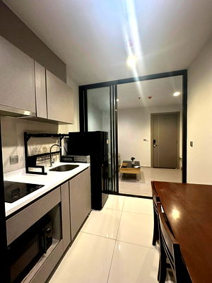 ขายคอนโด : 🔥 ขาย 🔥  ไลฟ์ อโศก - พระราม 9 / 1 ห้องนอน ZC001