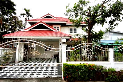 บ้านเดี่ยว วิทยาลัยพยาบาลบรมราชชนนีนนทบุรี : ขายด่วน! บ้านเดี่ยว 2 ชั้น หลังใหญ่ ทำเลดี 📍 ซอยสามมัคคี 20 แยก 4 (นนทบุรี) 