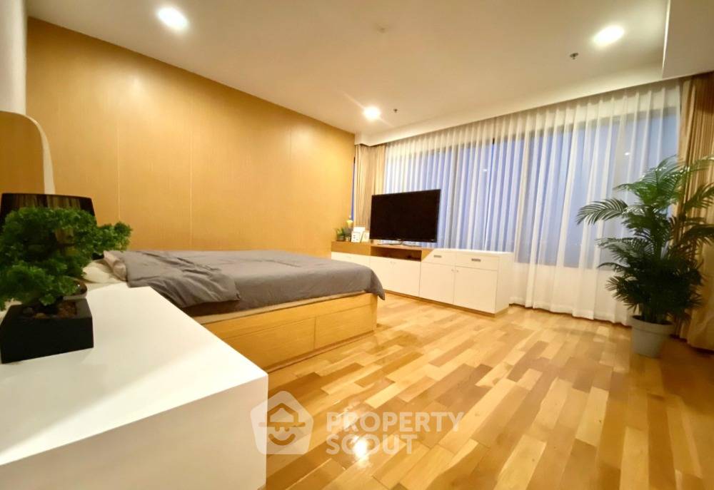 picture 3-BR Condo at The Emporio Place near BTS Phrom Phong (ID 1997863) - 7/15