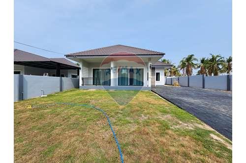 รูป [920611003-8] บ้านเดี่ยว พัทยา - รูปที่ 4/40