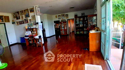 Houses for sale Prawet : 5-BR House in Dokmai (ID 2426537)