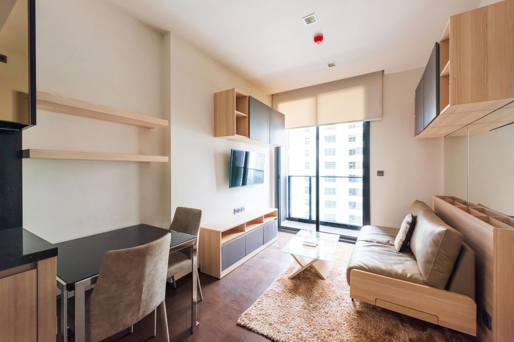 picture For Sale ! great facility, corner room, North Facing, 3-sided mirror, high floor !! Code C20230106407...The Line Ratchathewi, 1 bed, 1 bath, furnished - 3/10